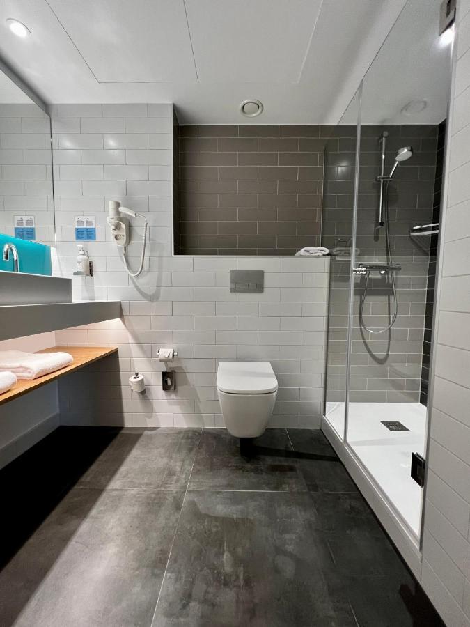 Holiday Inn Express - Madrid - Airport By Ihg ภายนอก รูปภาพ
