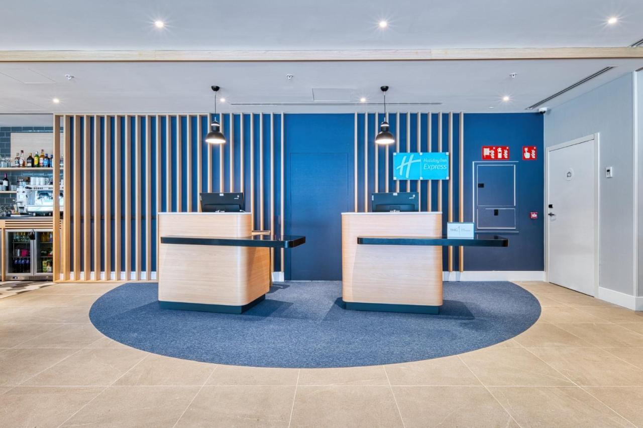 Holiday Inn Express - Madrid - Airport By Ihg ภายนอก รูปภาพ