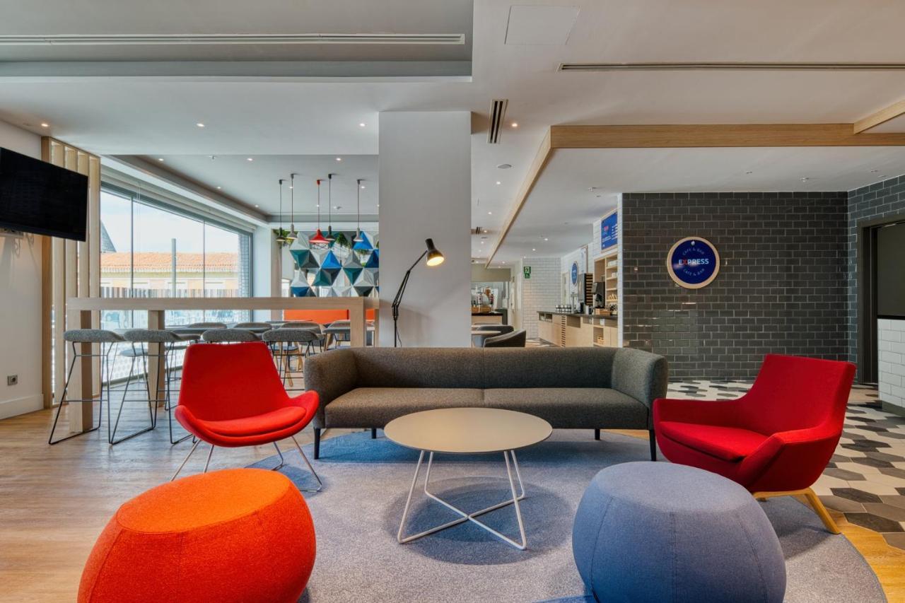 Holiday Inn Express - Madrid - Airport By Ihg ภายนอก รูปภาพ