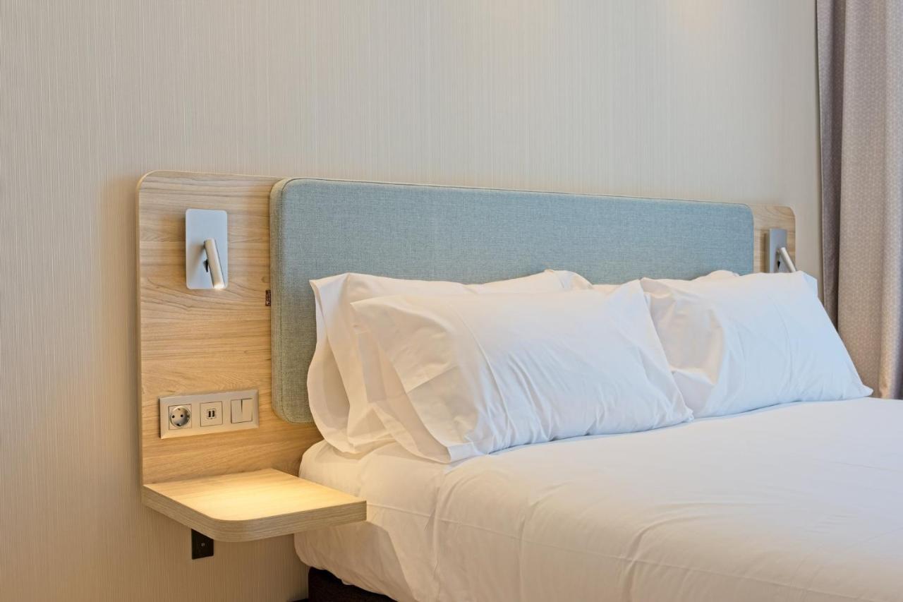 Holiday Inn Express - Madrid - Airport By Ihg ภายนอก รูปภาพ