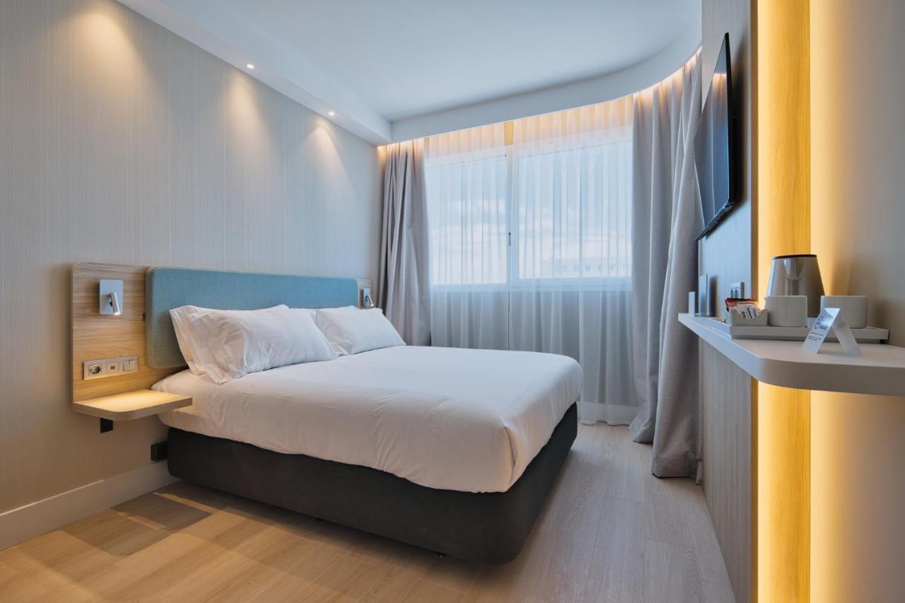 Holiday Inn Express - Madrid - Airport By Ihg ภายนอก รูปภาพ