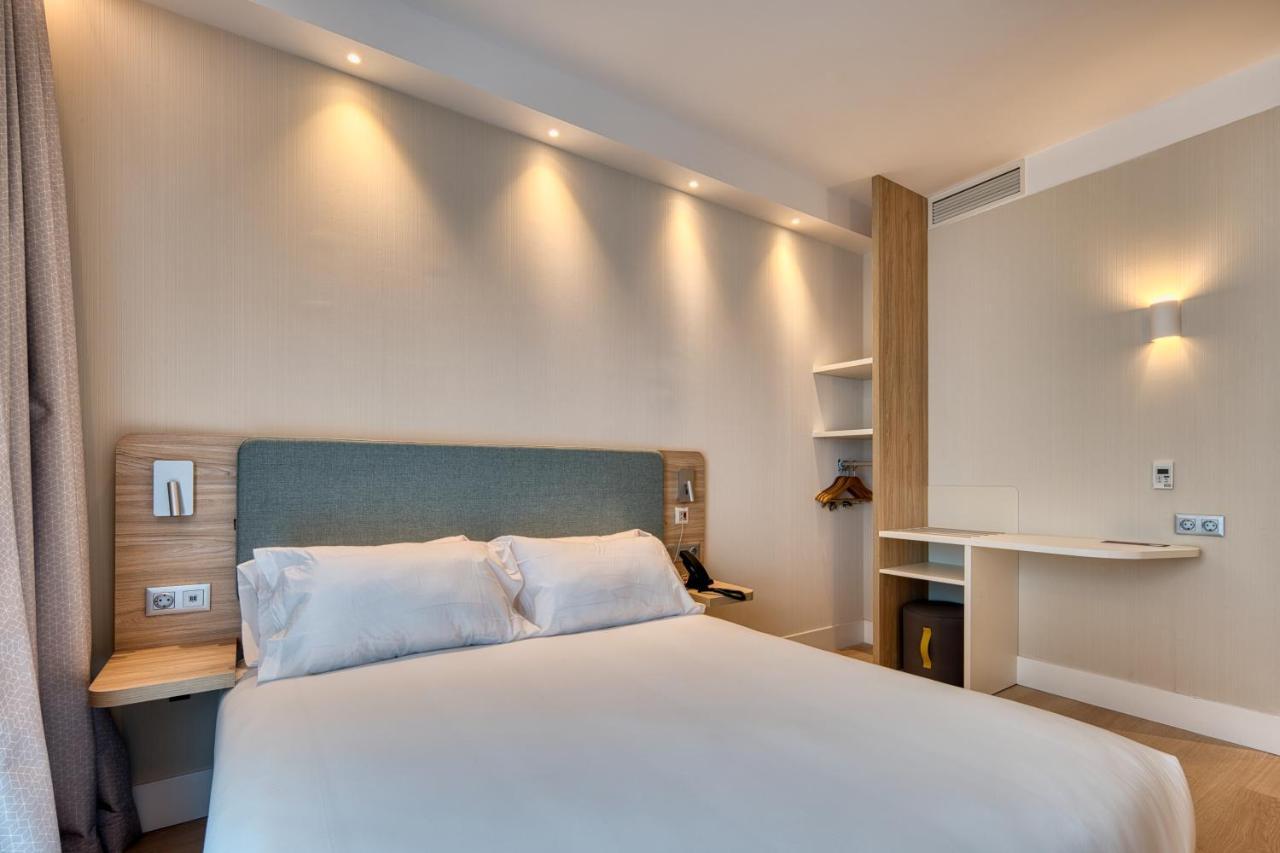 Holiday Inn Express - Madrid - Airport By Ihg ภายนอก รูปภาพ
