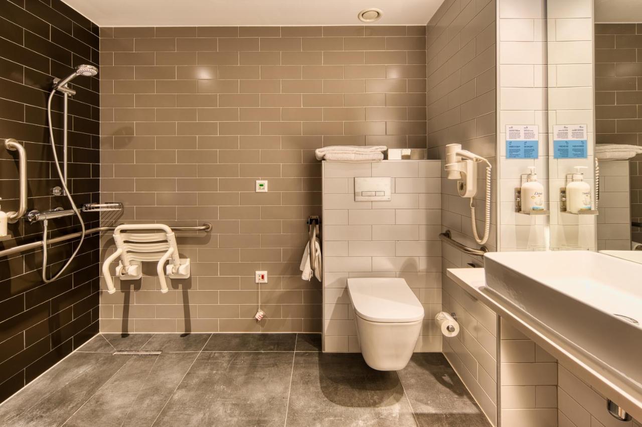 Holiday Inn Express - Madrid - Airport By Ihg ภายนอก รูปภาพ