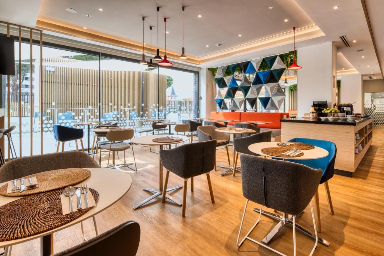 Holiday Inn Express - Madrid - Airport By Ihg ภายนอก รูปภาพ
